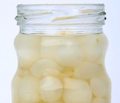 らっきょうは腐る 賞味期限はどれぐらい 味やニオイでの見分け方と保存方法はコレ Pickup トレンドnews Info